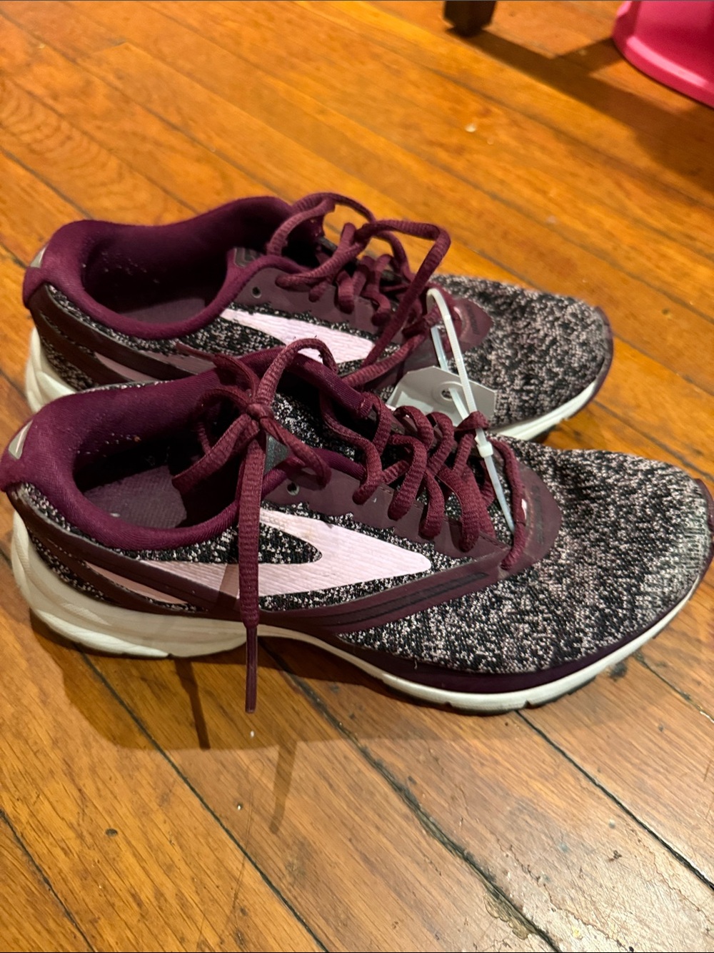 Brooks Launch 4 Women’s Purple Size 7